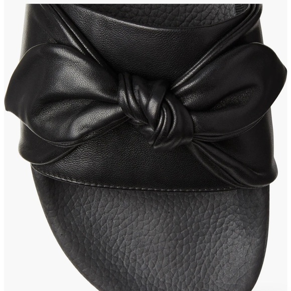 NEW! Stuart Weitzman Leather Bandeau Pool Slide Sandal (8) - Picture 3 of 3